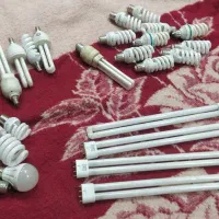 تعدادی لامپ کم مصرف سفید و رنگی سالم