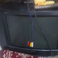 تلوزیون ومیزکامپیوتر