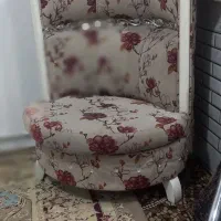 دو عدد مبل تک نفره ویک عسلی بزرگ