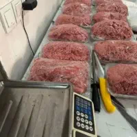 چرخ کرده کوبیده گوشت و مرغ آماده طبخ