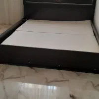 تختخواب دونفره تشک نداره