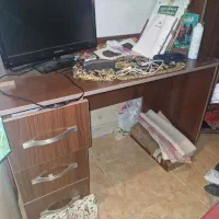 میز تحریر همراه با کتابخانه