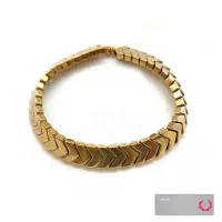 دستبند از سنگ حدید طلایی مینیمال با افکت فلزی