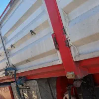 لبه ماشین کامیون