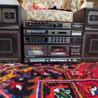 باسلام یک عدد رادیو ضبط قدیمی