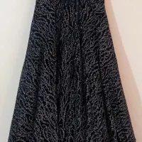 لباس مجلسی خیلی نو کلا یکبار پوشیده شده.