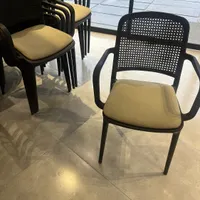 میز وصندلی نظری