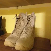 ۱جفت کفش بالنسیاگا سایز ۴۲ و ۱ جفت بوت سایز ۴۲