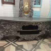 ساعت و میز تی وی