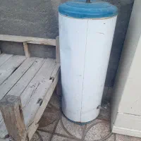 یخچال. کمد. آب گرمکن.|آبگرمکن، پکیج، شوفاژ|بم, |دیوار