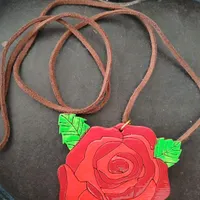 گردنبند چوبی دخترانه زیبا و نو