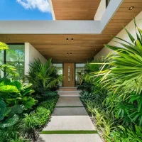 استخدام خانم برای نظافت منزل