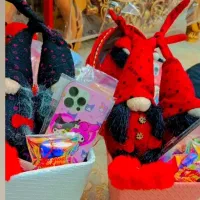 عروسک کادو باکس روز دختر فقط ۲۰۰ تومن