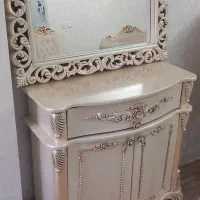 آینه و کنسول در حد نو