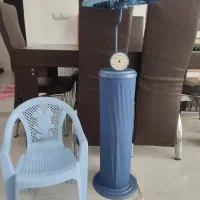 آباژور ایستاده