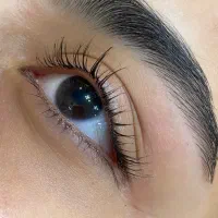 لیفت مژه و ابرو و کاشت ناخن