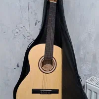 گیتار در حد نو ۳۲۰۰