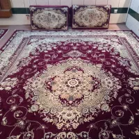 فرش و پشتی