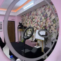 آیینه همراه با چراغ انبه ای