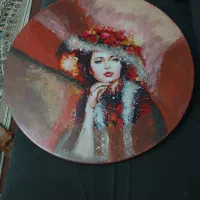 تابلو دکوراتیو گرد باطرح چهره زن
