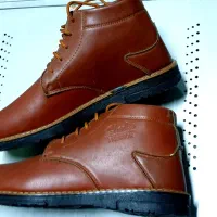 پوتین چرم درجه دوم مقطوع ۷۵۰ هزار تومان