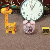 ساعت دیواری ودیجیتالی وساده