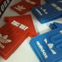 دمپایی|کیف، کفش، کمربند|حمیدیا, |دیوار