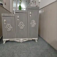 جاکفشی ومیز تلویزیون