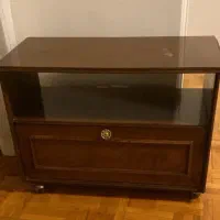 میز چوبی تلویزیون