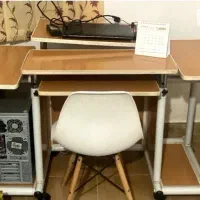 میز تحریر و میز کامپیوتر