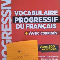 کتاب فرانسوی Vocabulaire progressif