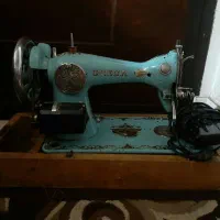 چرخ خیاطی قدیمی رنگی