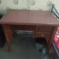 میز تحریر جنس چوب سالم و محکم