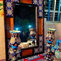 ائینه و شمعدان چوبی