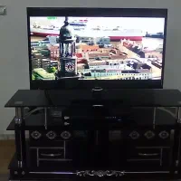 تلویزیون ال ای دی هایسنس همراه با میز|تلویزیون و پروژکتور|اردبیل, |دیوار