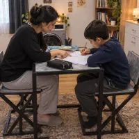 نیمکت تحریرخیاطی میزکار میزکامپیوترنهارخوری چارپای