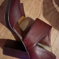 صندل چرم قهوه ای سایز ۳۷-۳۷/۵