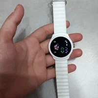 ساعت دیجیتال سفید