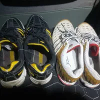 دوجفت کفش فوتبالی سالم درحد نو