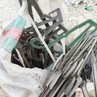 چوب لباسی یا آویز لباس|بندرخت و رخت‌آویز|شهریار, دهشاد پائین|دیوار