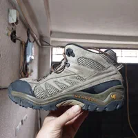 بوت اورجینال برند merrell سی میلیون ت زیر قیمت|کیف، کفش، کمربند|لاهیجان, امیرشهید|دیوار