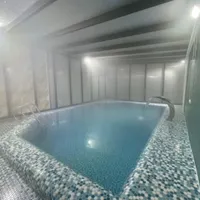 استخر دار سر پوشیده اجاره روزانه/هفتگی|اجارهٔ کوتاه‌مدت ویلا و باغ|اصفهان, بهارستان|دیوار