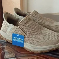 یک جفت کفش اسکیچرز اصلی ویتنام شماره 42