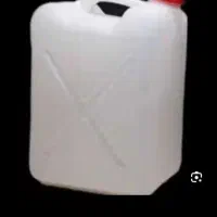 تعدادی گالن آب