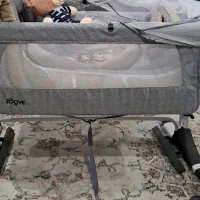 تخت کنار مادر زویه