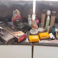 لوازم گریم و میکاپ وشینیون و ناخن کاملا نو|آرایشی، بهداشتی، درمانی|مشکیندشت, |دیوار