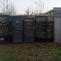 در و دروازه و حفاظ و پنجره نوع و کارکرده