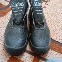 به علت بزرگ بودن
