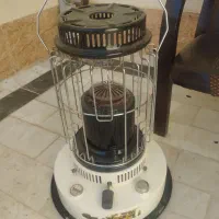 چراغ نفتی و صندلی طبی