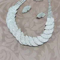 نیم ست پر نگین